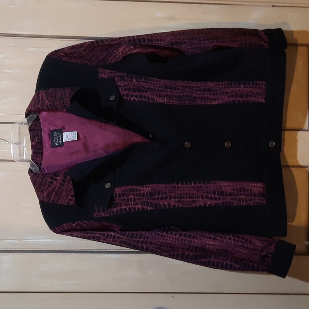 Koos of Course geometic alligator print soft jacket blouse L black base